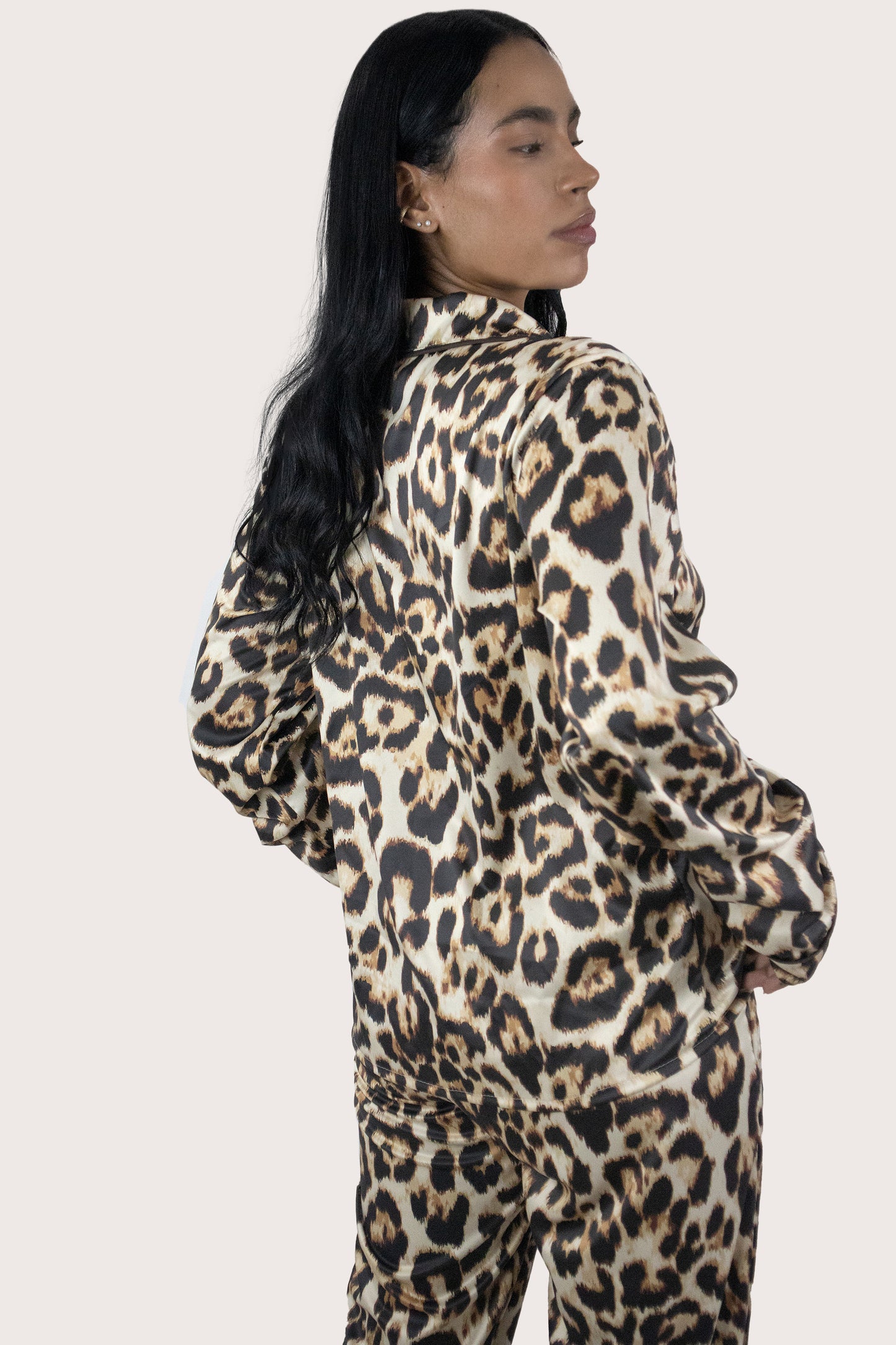 Camisa manga larga y pantalón Roar