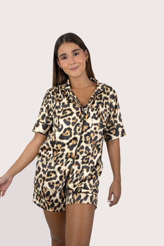 Camisa manga corta y short Roar